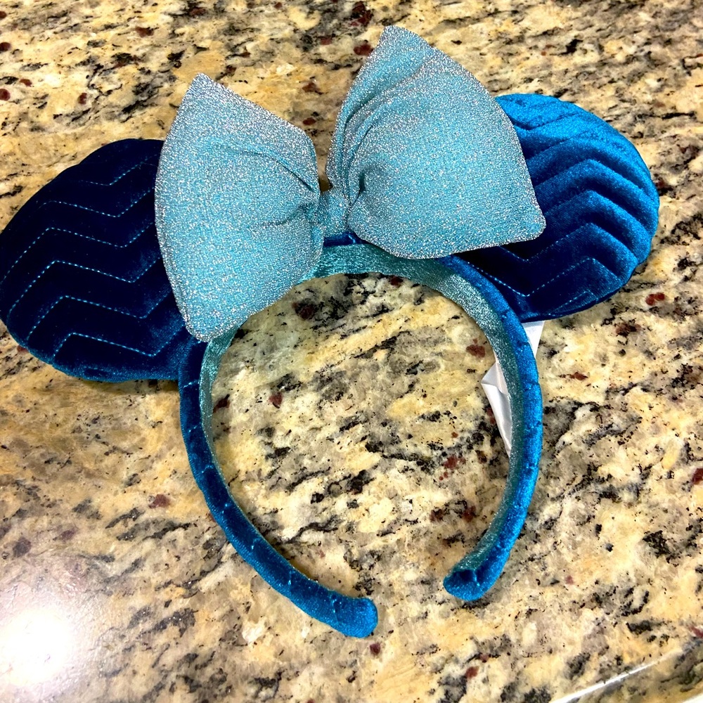 NEW! Blue velvet plush  Disney Parks Minnie ears